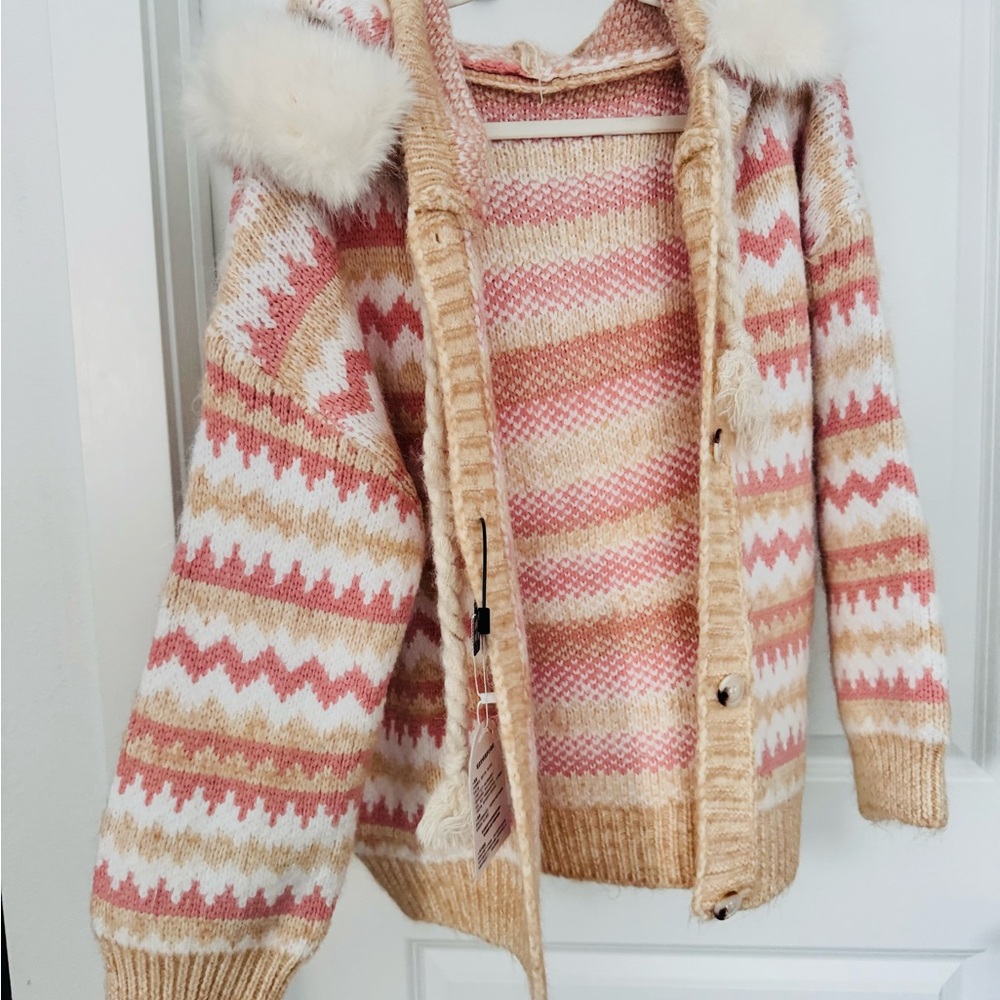 Cozy Pink and Tan Knit Cardigan with Faux Fur Trim